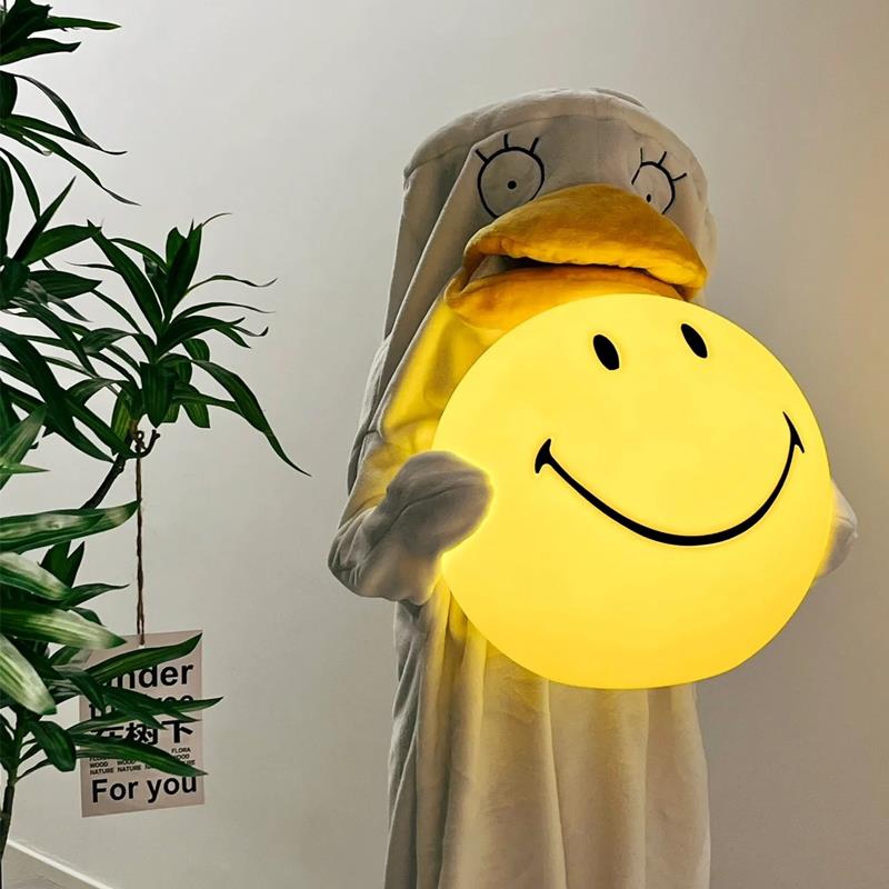 荷兰笑脸灯可定 制搞怪Emoji表情活动布置装饰卧室客厅落地氛围