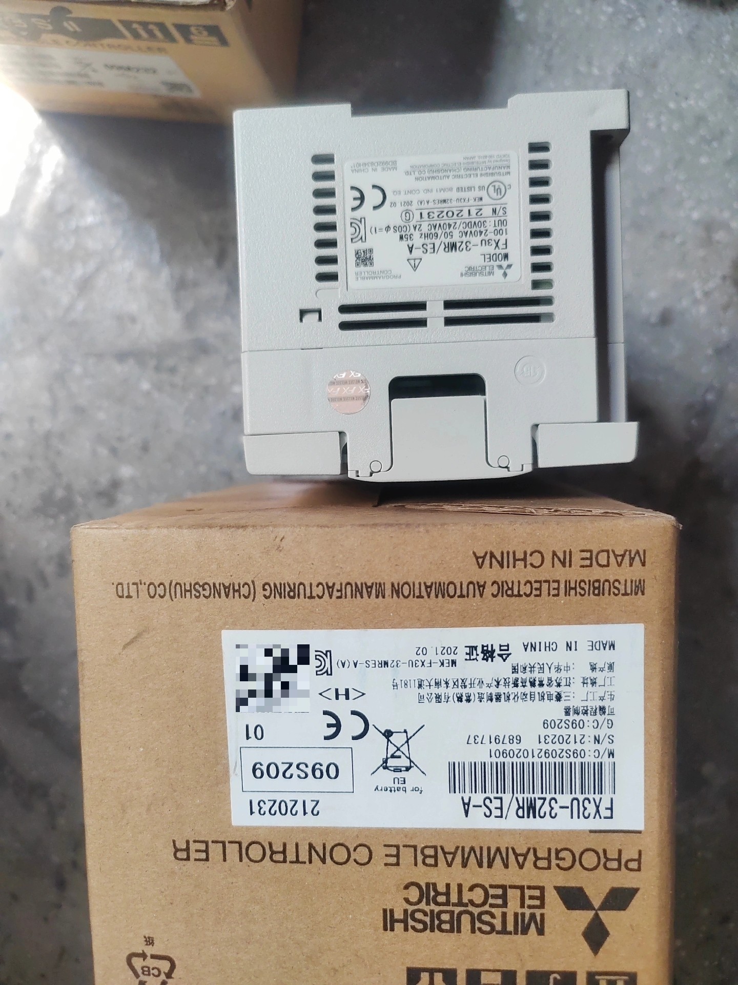 三菱plc fx3u-32mr全新一个