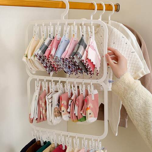 Multi-clip children's hanger, a home wardrobe storage wonder