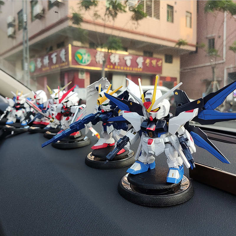【万代正版】高达seed强袭自由车载摆件汽车仪表香薰车饰创意内饰