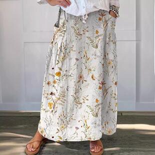 Half skirt with independent pockets and standing print