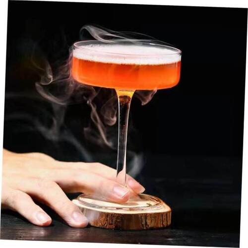 玻璃鸡尾酒马提尼饮料水葡萄酒啤酒水果鸡尾酒杯