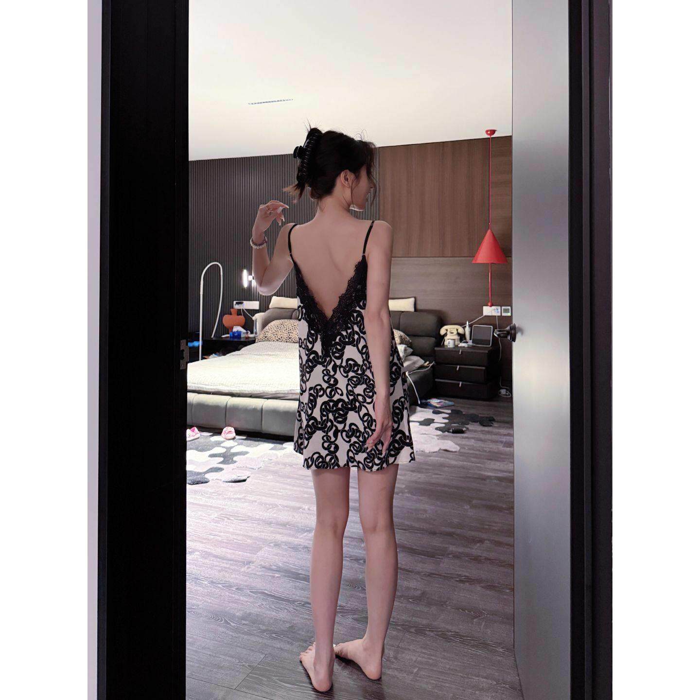 double oo缎面彷真丝睡裙女高级感蕾丝拼接纽结印花气质露背短裙