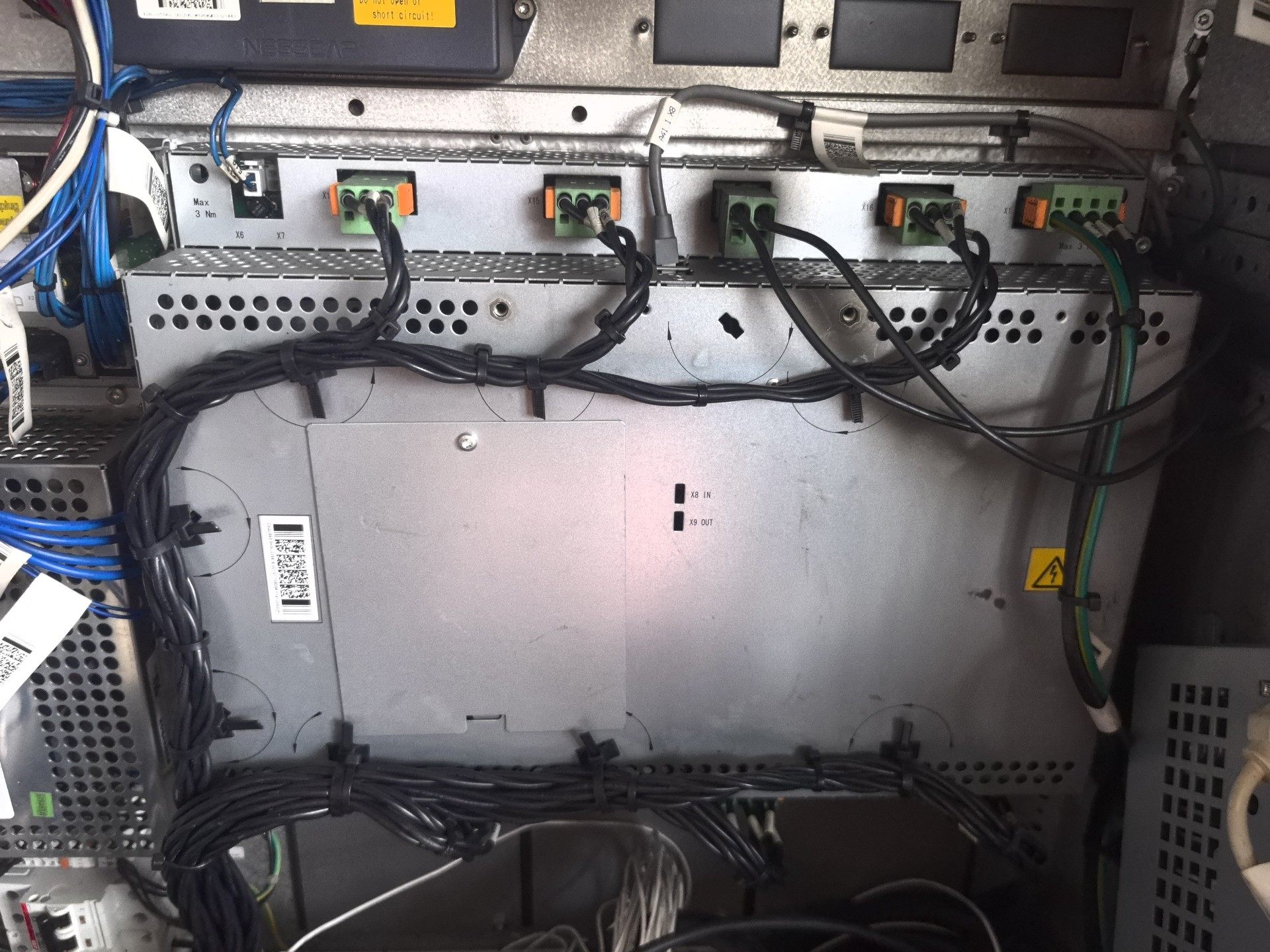 ABB机器人6轴驱动器，控制柜驱动器DSQC663-3HAC