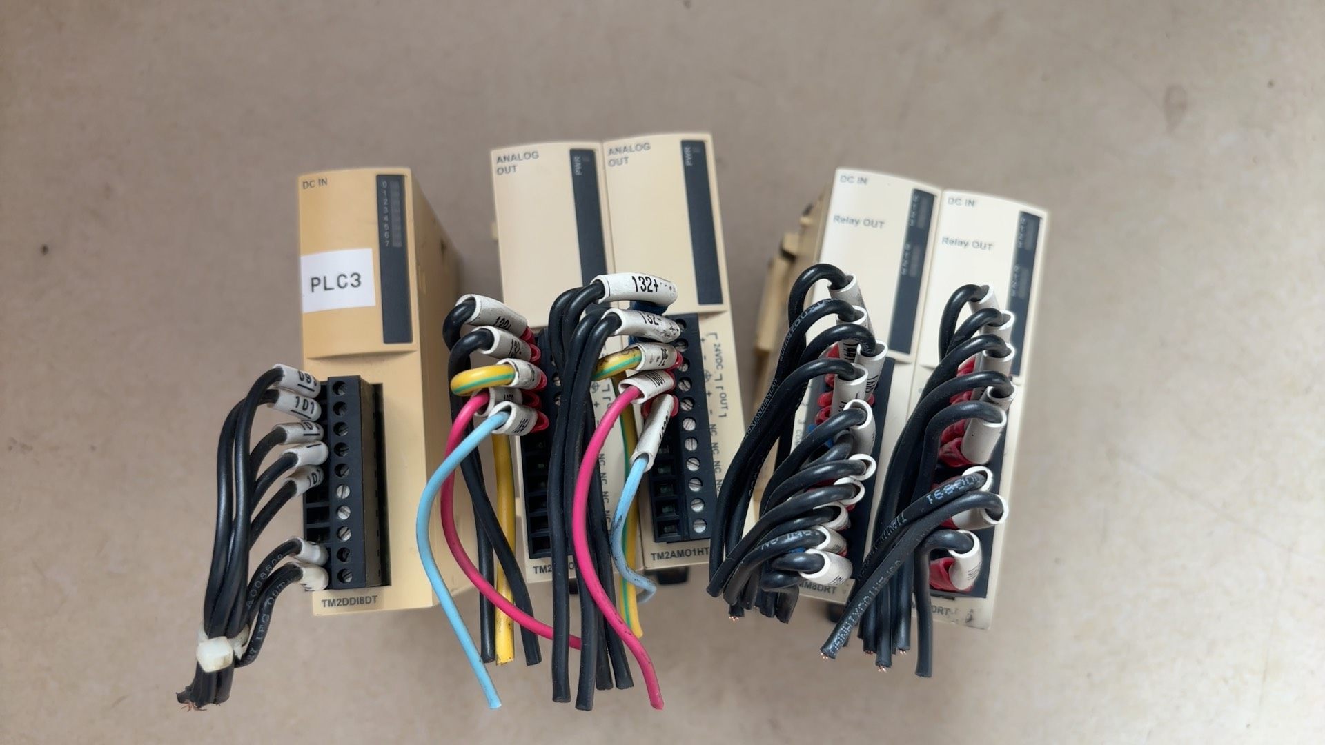 施耐德TM2AM01HT,2个