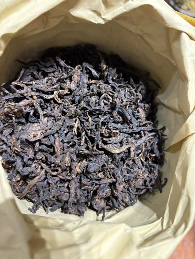 2013古樹熟茶，藤條古樹熟茶～藤條王400克一筐 普洱茶 BUASHOP普洱老茶