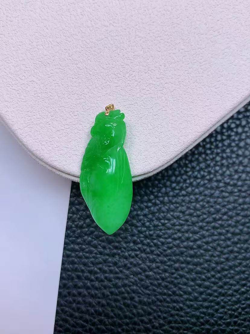 天然真品翡翠正品 水润细腻气质18k金镶嵌冰阳绿满阳色孔雀吊坠