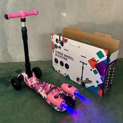 m厂家儿t音童SD135乐喷火喷雾滑板车滑步车溜溜车kids soking sco