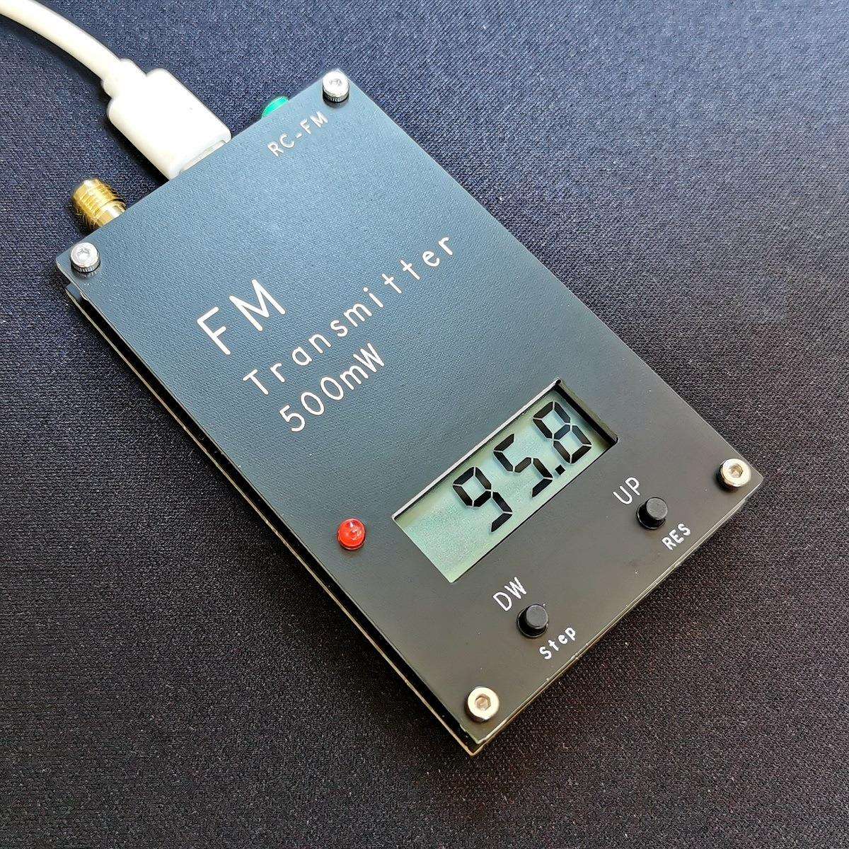 2000米 FM发射机 数字显示 0.5W 500mW 立体声 76-108M （直拍）