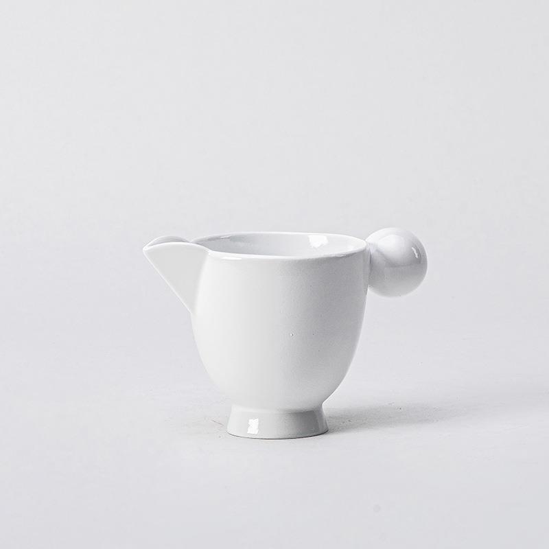 Darchin树脂小茶杯茶具套装 白色树脂汁斗杯家居用品 样板间橱柜