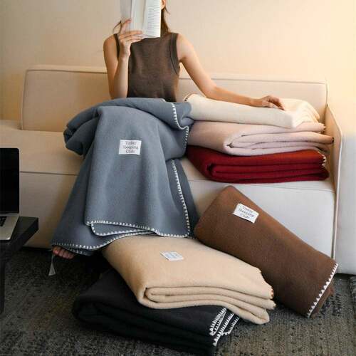 芝士淡奶仿生羊毛拉绒毯秋冬慵懒高级感午睡盖毯办公搭腿披肩保暖