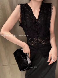 小姐姐淑女2024性感睡裙，假两件盘扣蕾丝，纱网性感无袖v领打底衫