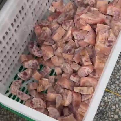 W大块冻肉分切机器分条 鸡鸭鹅肉切条切块机产线加工搭配多段锯切