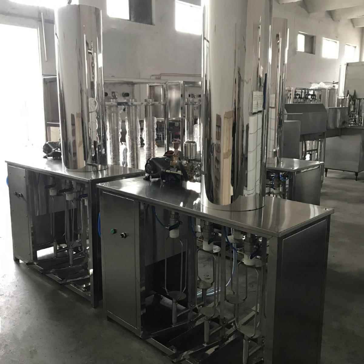 水苏酒水打生产设备碳汽DXO合酸饮料小型混灌装机带含加气果汁饮