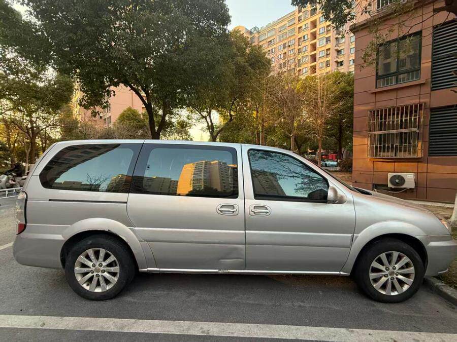 4月22日浦东新区科技公司2015款别克GL82.4L汽车（不含车牌）网络拍卖公告