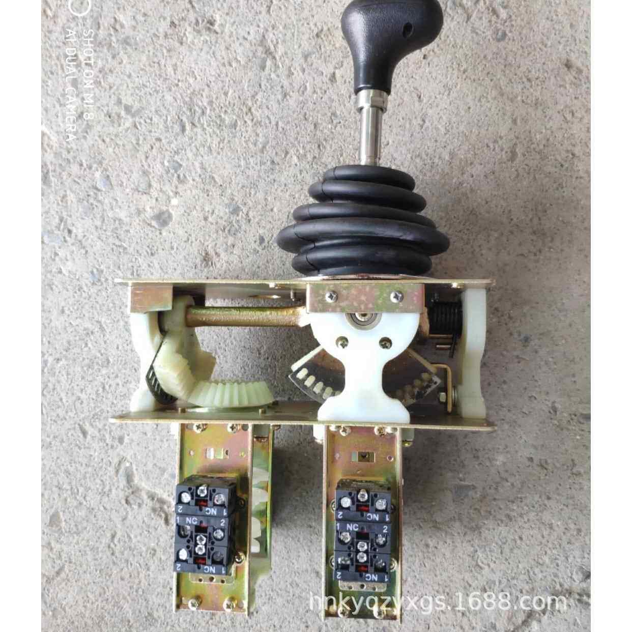 行车THQ1联动控制台座椅QT5系列联动台手柄行吊遥控器超载限制器