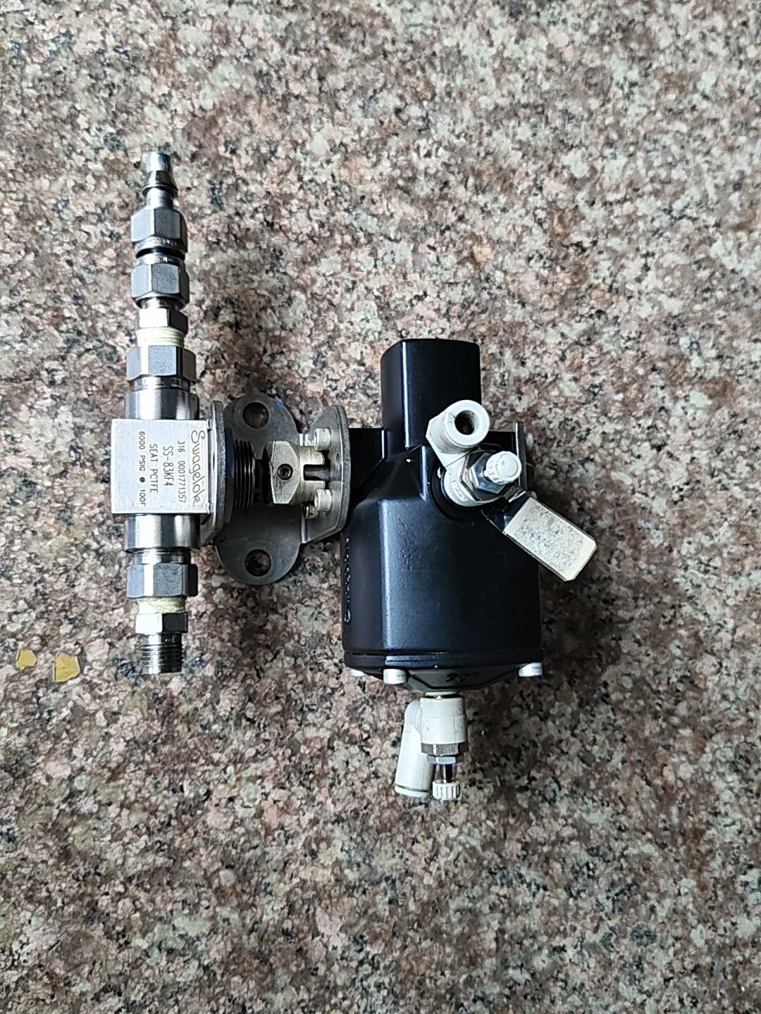 swagelok 阀门 球阀  3/8卡套接口 SS-83K