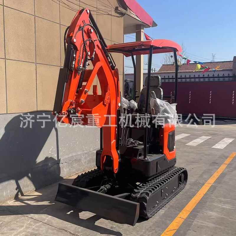 外贸1.8吨小型挖掘机履带液压挖掘机多功能工地家用小型履带挖机