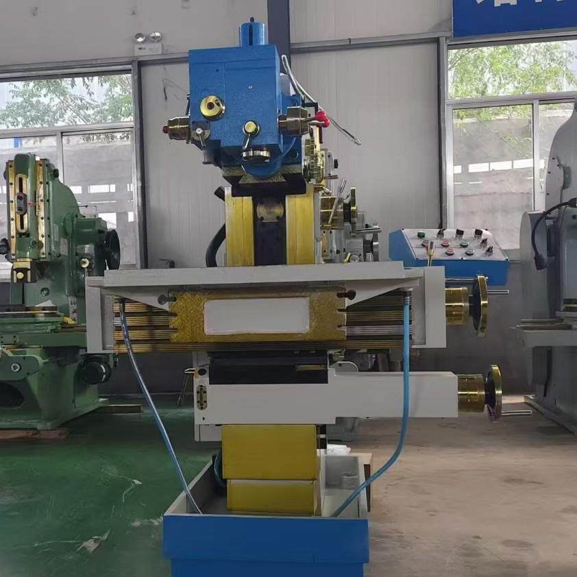 厂家供铣床x8140金属铣自动走刀三轴数显X812铣床工具加工