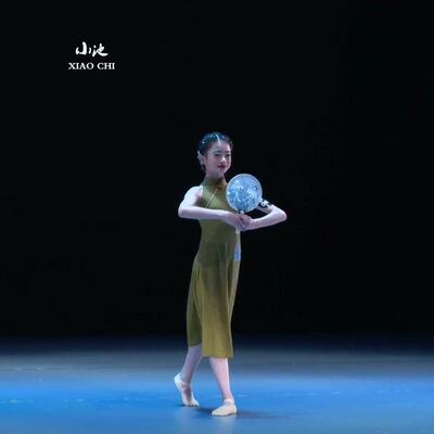 高档桃李色杯忆梦蹈演出舞服古民典舞无袖珍珠绿儿童旗袍中国族舞
