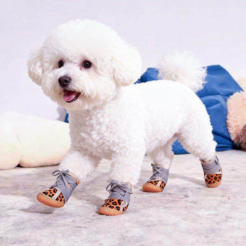 狗狗鞋子小型犬秋冬款加绒软底鞋甩不掉脚专用宠物防水鞋四季通用