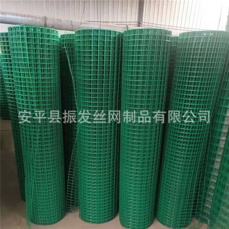 厂家供应PVC浸塑荷兰网 圈地养殖绿色铁丝网 鱼塘围栏网