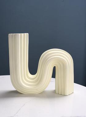 S型抽象艺术花瓶摆件北欧现代客厅电视柜民宿样板间陈列家居饰品