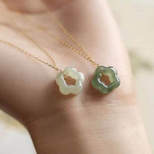 Natural Vintage Hetian Jade Necklace Plum Blossom Pendant Lu