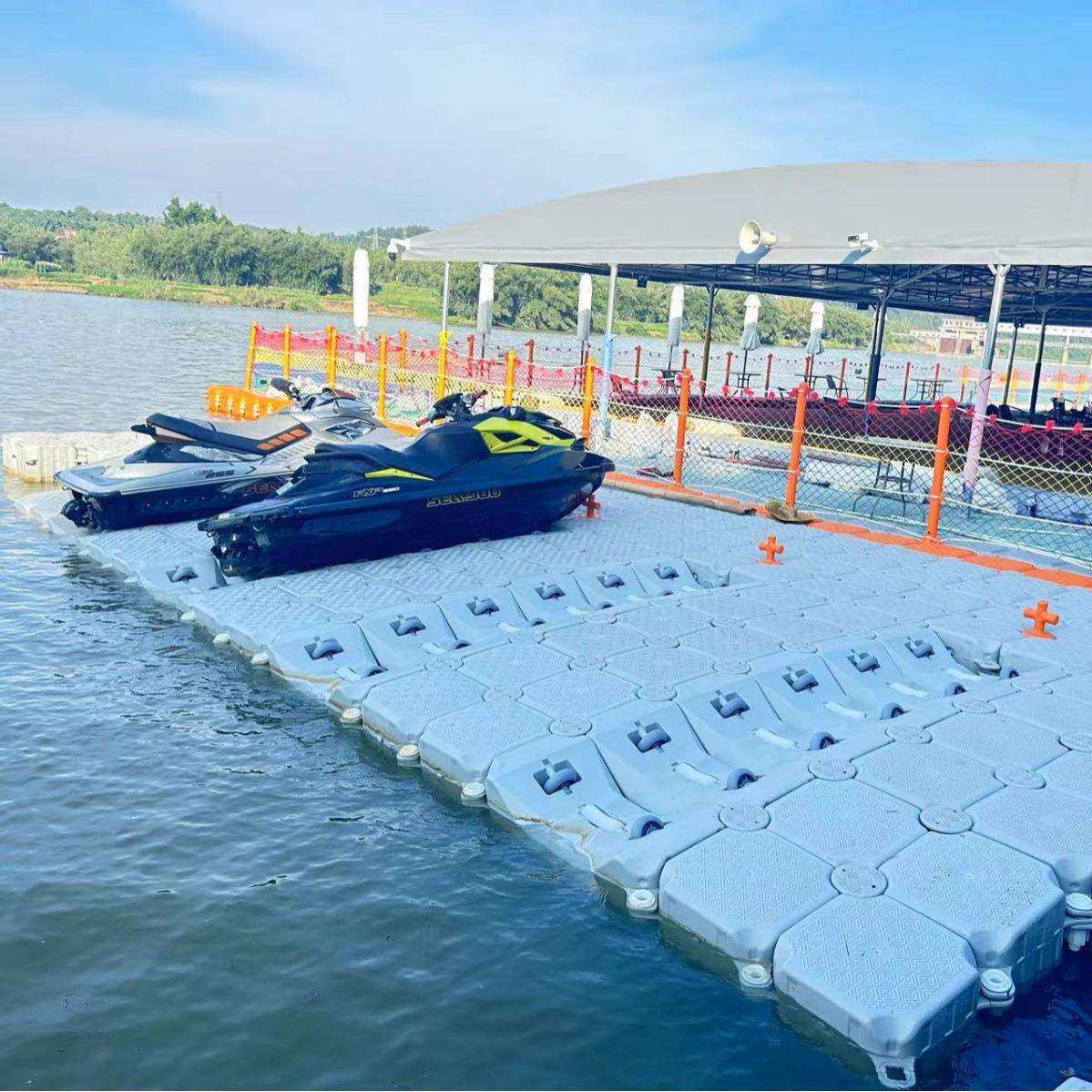 厂家直销水上浮筒平台码头水上娱乐休闲浮筒摩托艇泊位浮动码头