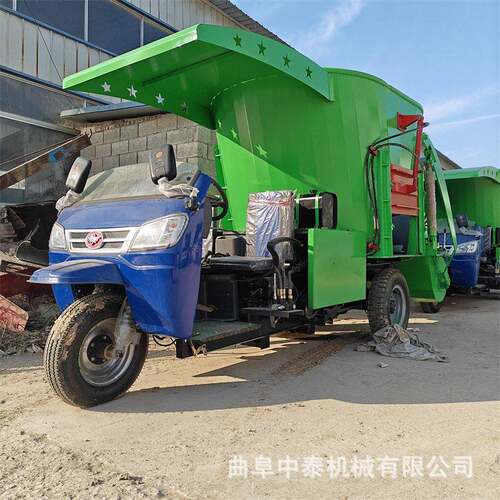车载立式搅拌草撒车35马力五TUX征底盘三饲轮款喂草车牛羊喂投料