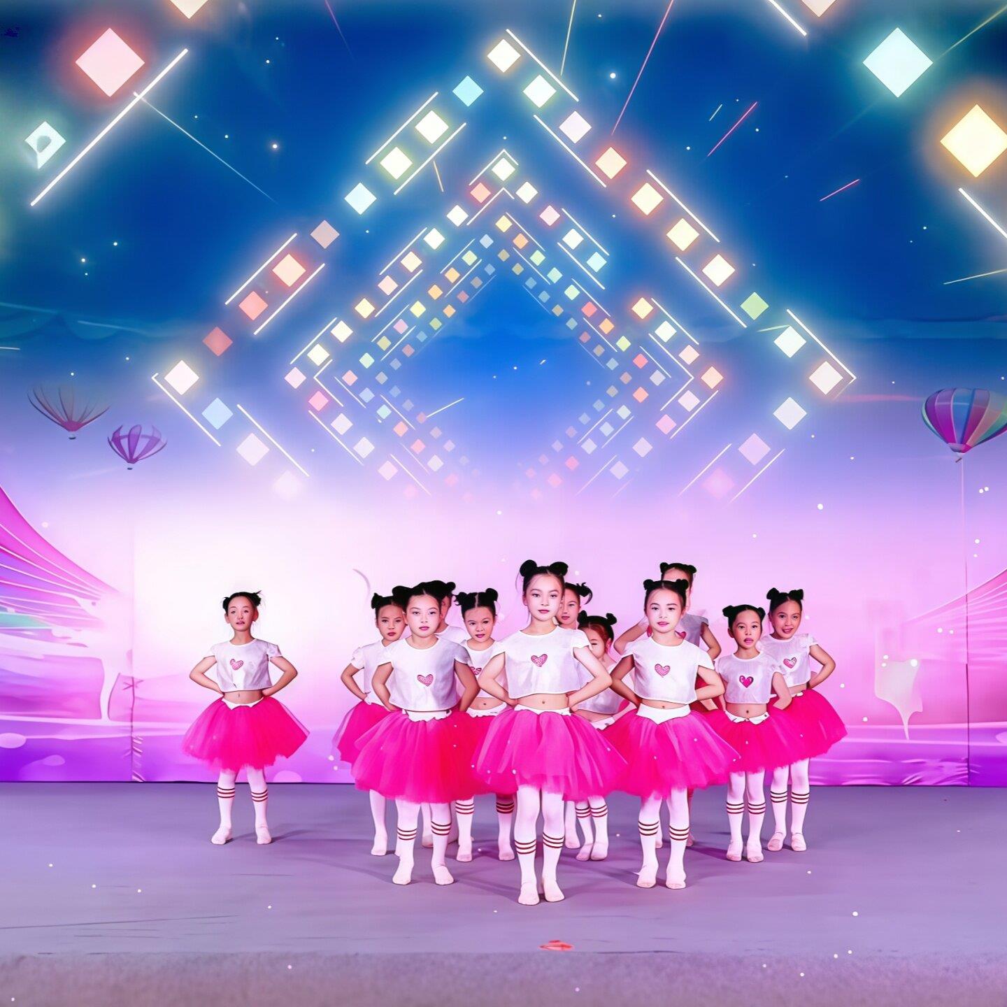 六一哎呀呀舞蹈演出服幼儿园小学生儿童节亮片蓬蓬裙儿童现代舞服