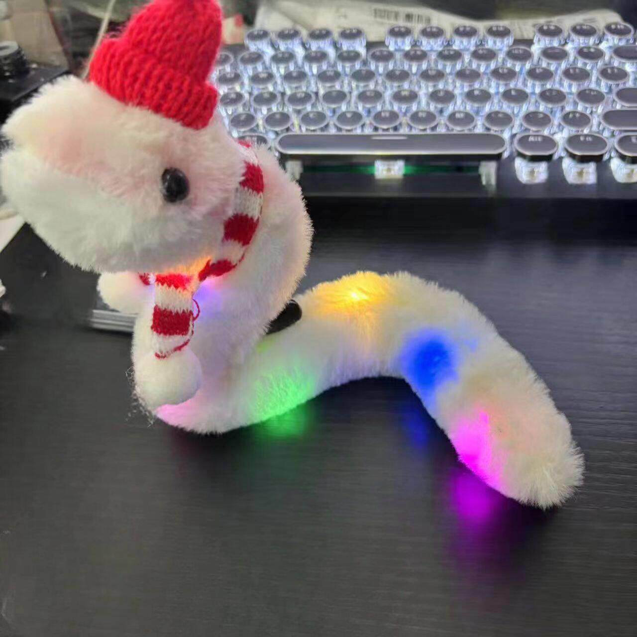 蛇年新款可摆动发光小蛇毛绒玩具娃娃创意玩偶公仔搞怪呆萌可爱