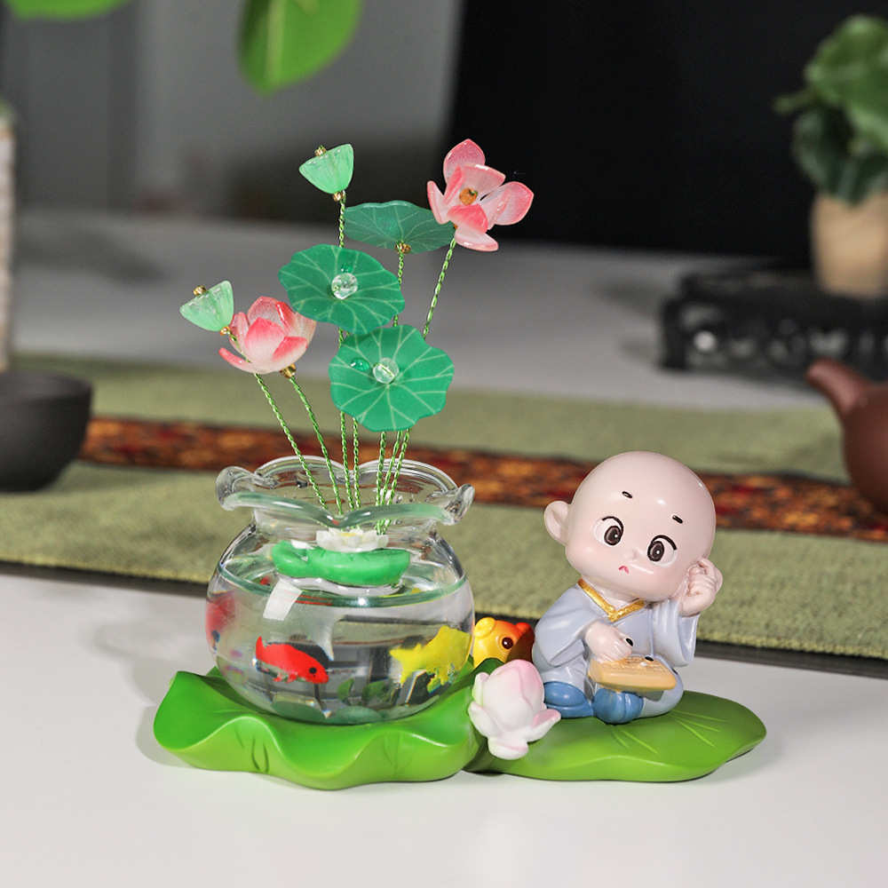 创意小和尚荷叶底座汽车摆件车载装饰摆件车内用品中控台组合装饰