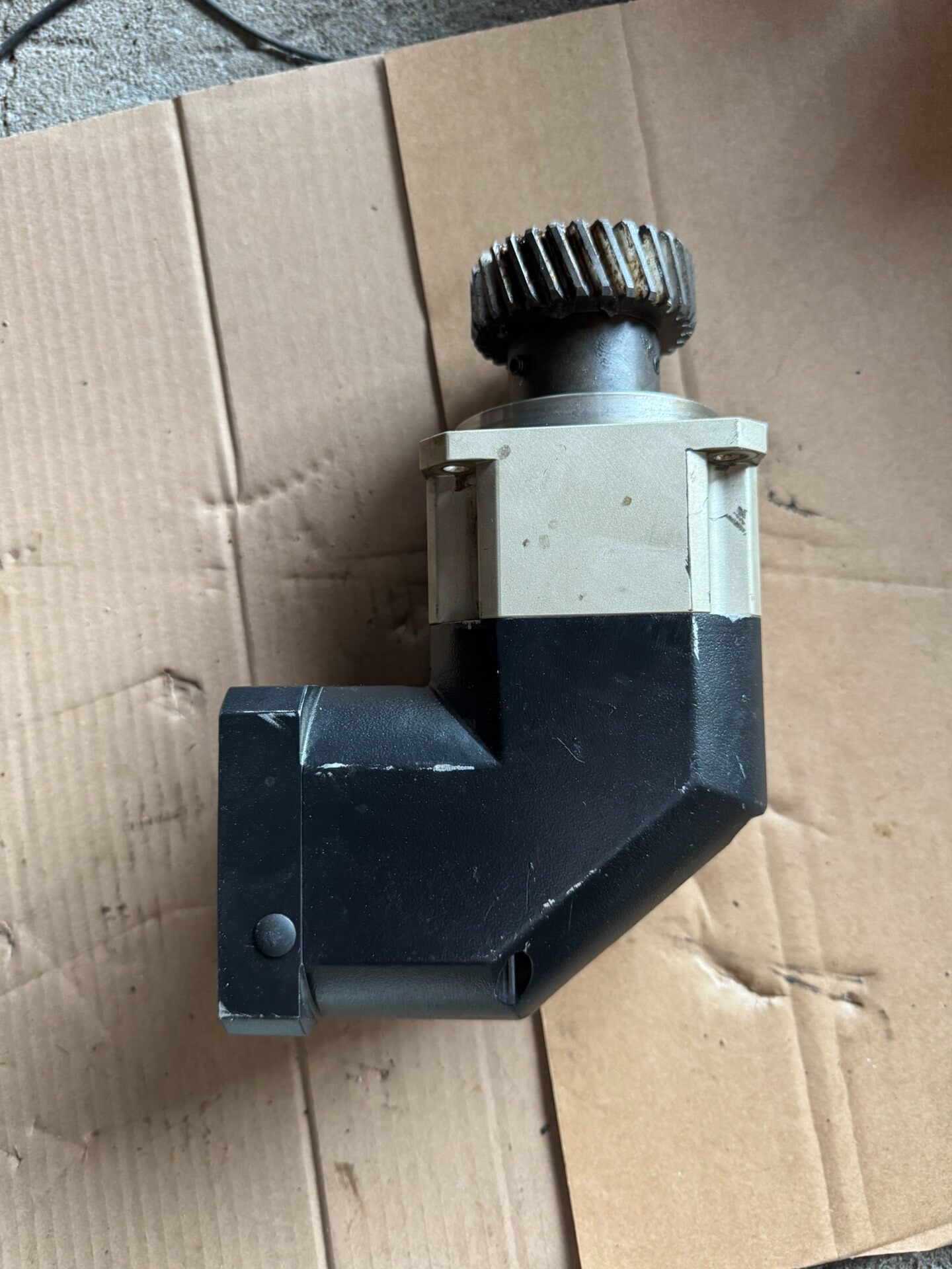 FABR090-5-S2-P2行星减速机、原装拆机、图片就是