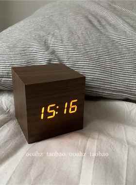 高档ooahz睡早早木起~质桌面声控时钟 ins桌面摆件适合送朋 友的