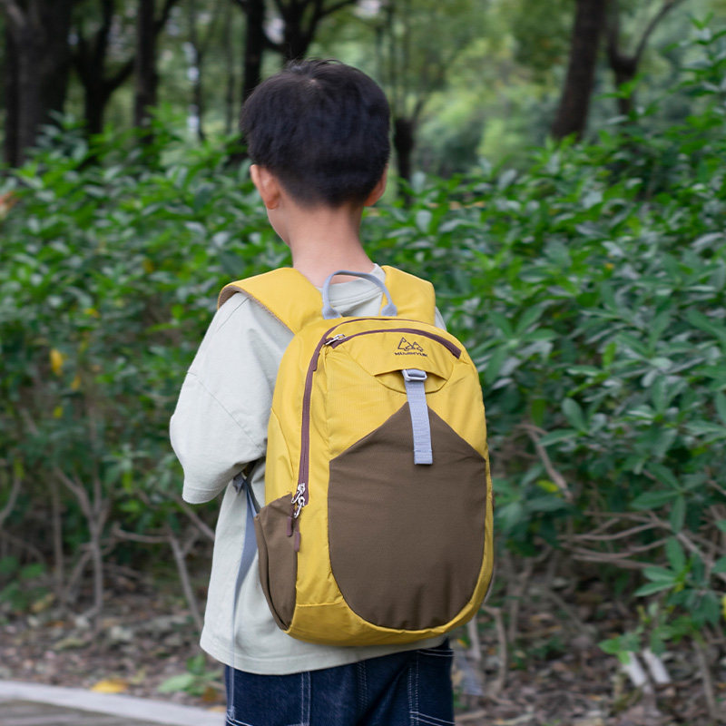 户外儿童背包男孩外出旅游轻便小朋友秋游双肩包轻便研学登山超轻