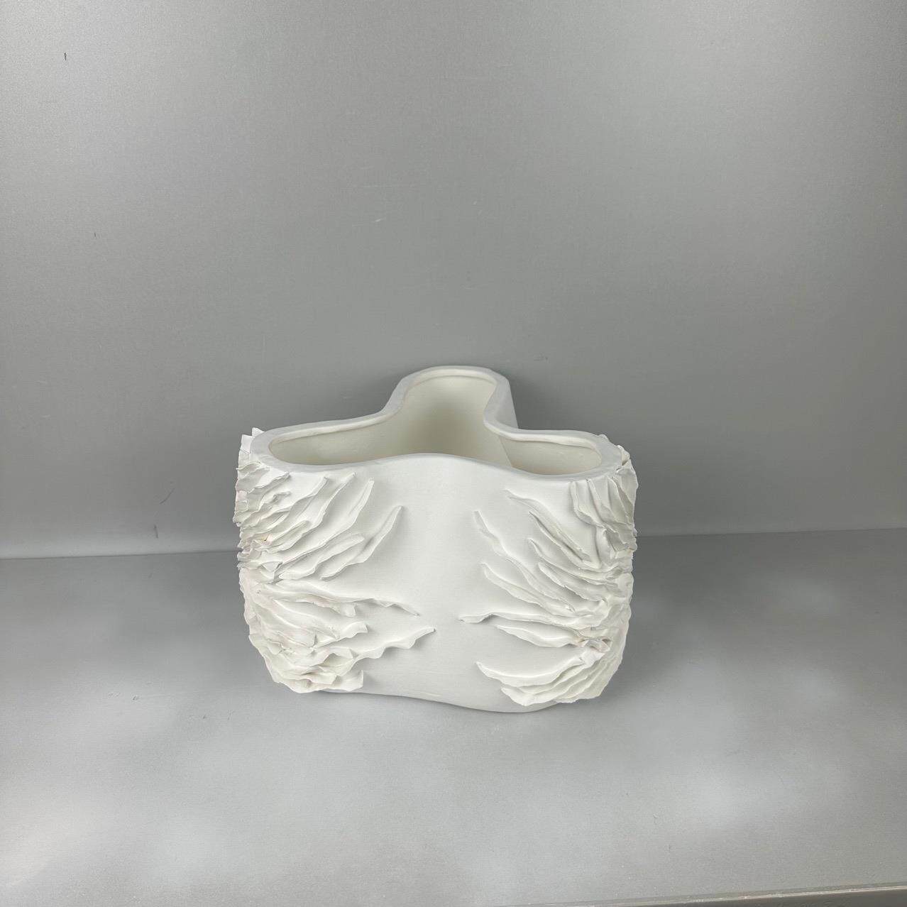 现代禅意陶瓷花瓶摆件设计师款客厅黑白装饰品样板间异型中古花器