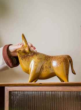 正品景德镇生肖陶瓷牛摆件牛乾坤端艺术雕塑转品办高公礼室玄关柜