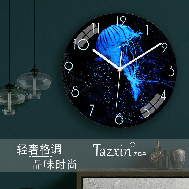 跨境挂钟创意晶瓷钟表MDF中纤板密度板挂钟圆形厂家现货时钟图片