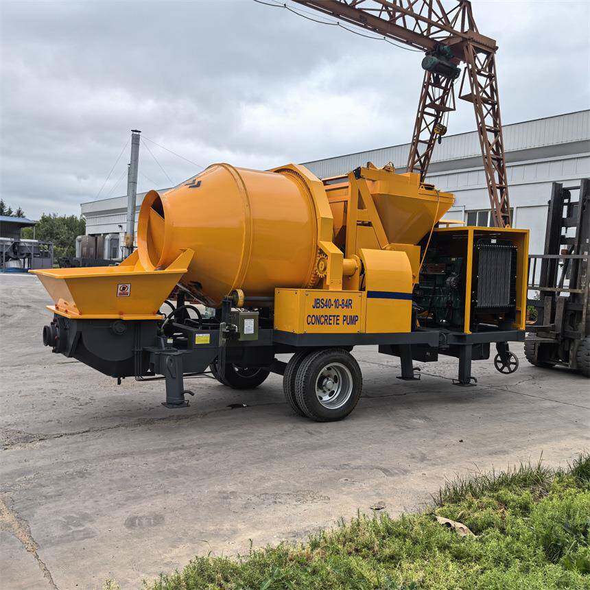 混凝土搅拌输送一体机打护坡隧道混凝土输送泵