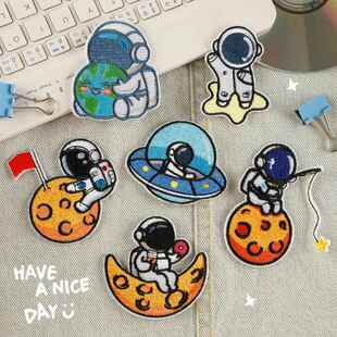 草莓电脑绣花宇航员刺绣章仔服装辅料箱包配饰补丁贴DIY自粘布贴