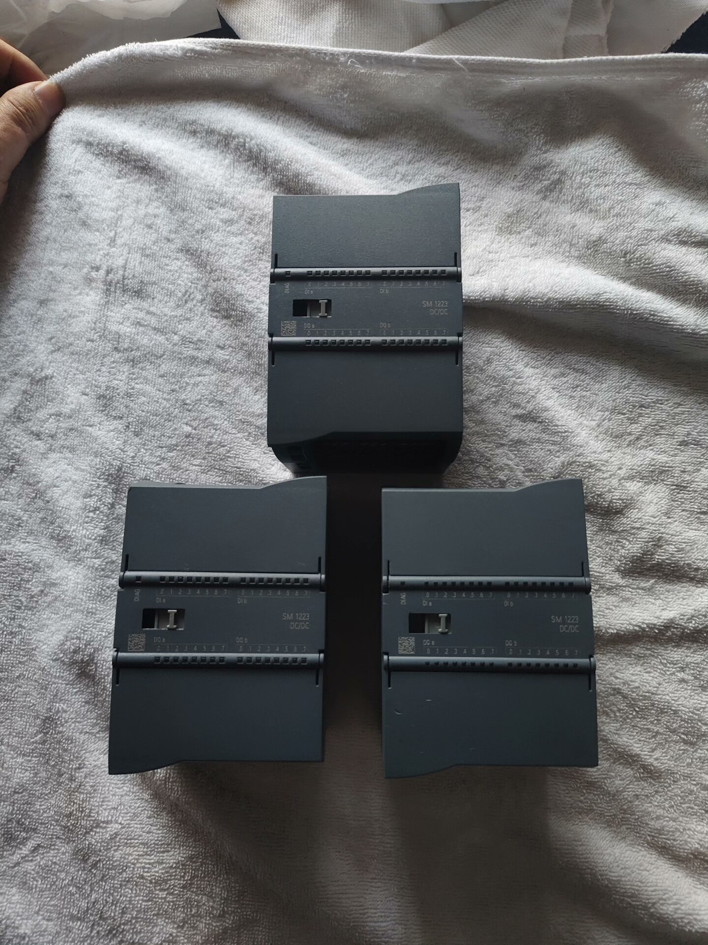 西门子6ES7 223-1BL32-0XB0，2个2023/