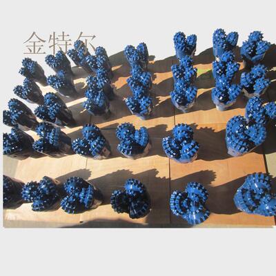 118mm钢齿牙轮钻头现货供应钢齿三牙轮钻头软地层牙轮钻头