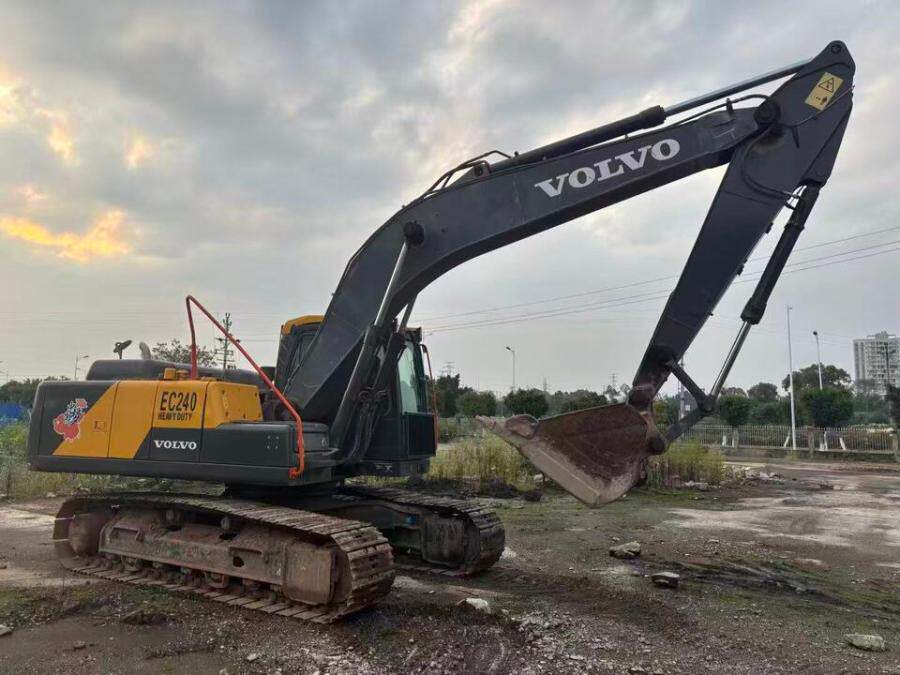 3月11日保定沃尔沃240挖掘机网络拍卖公告