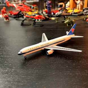 1:400比例合金飞机南方航空波音767-300ER客机成品金属模型摆件