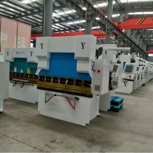 厂家供应30T/1600折弯机不锈钢金属产品板料折弯机支持定购
