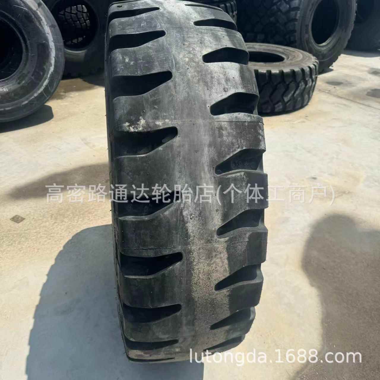 17.5R25全钢丝子午线装载机轮胎17.5R25平地机推土机工程轮胎