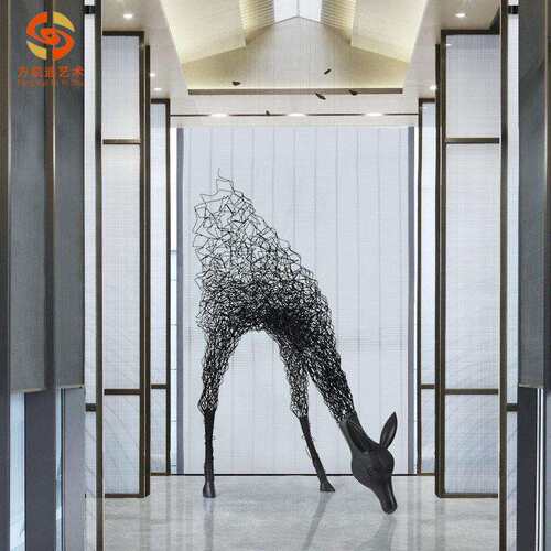 创意铁艺镂空鹿雕塑大堂售楼处展厅广场户外园林摆件金属几何动物