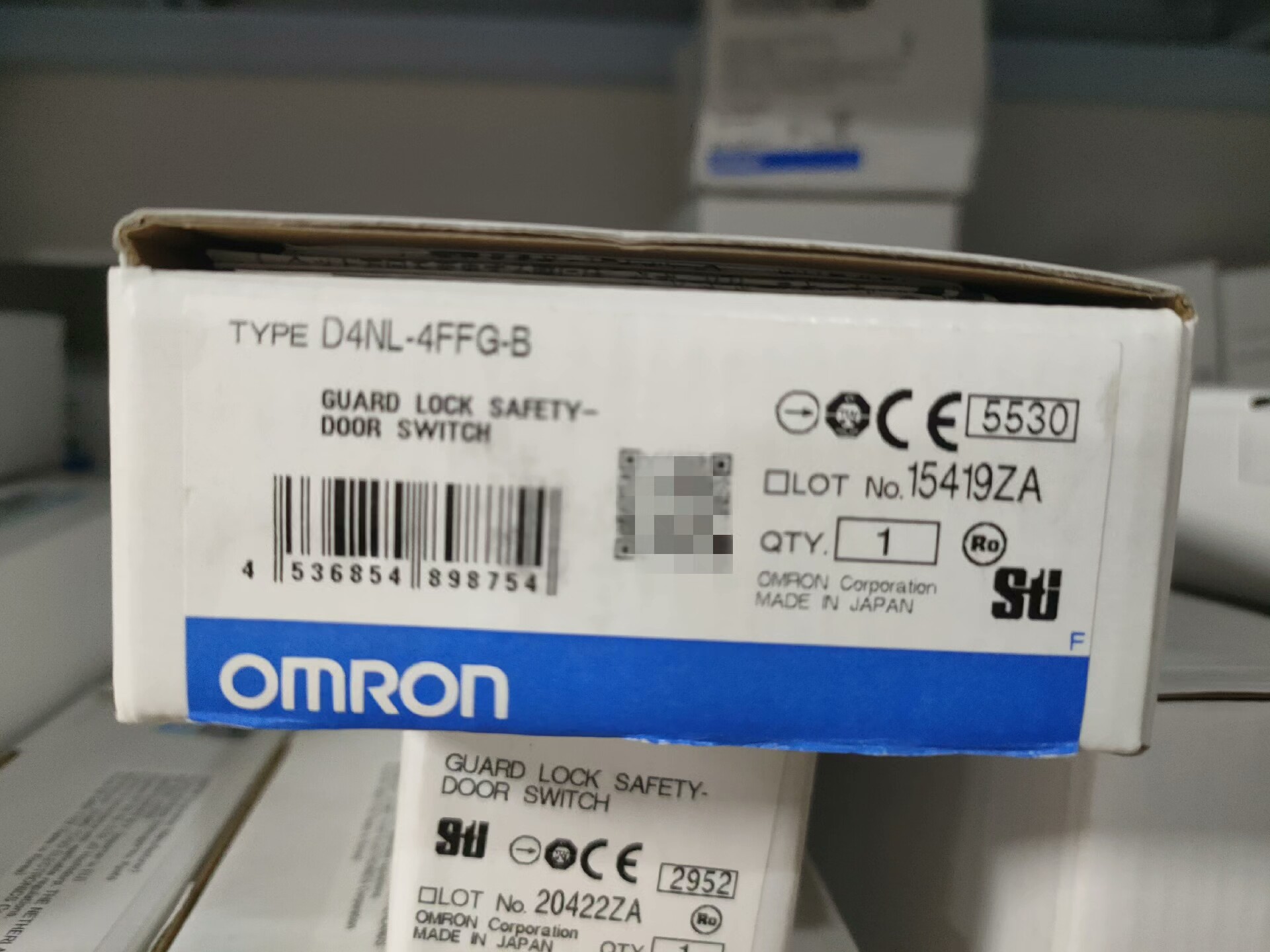 D4NL-4FFG-B  原装正品，价优，未税500