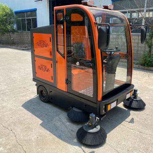 常青道路扫地机驾驶式路面清扫机路面除尘1400扫地车电动清扫车